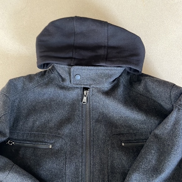 Calvin Klein heavy wool coat with inner lining - Picture 2 of 6